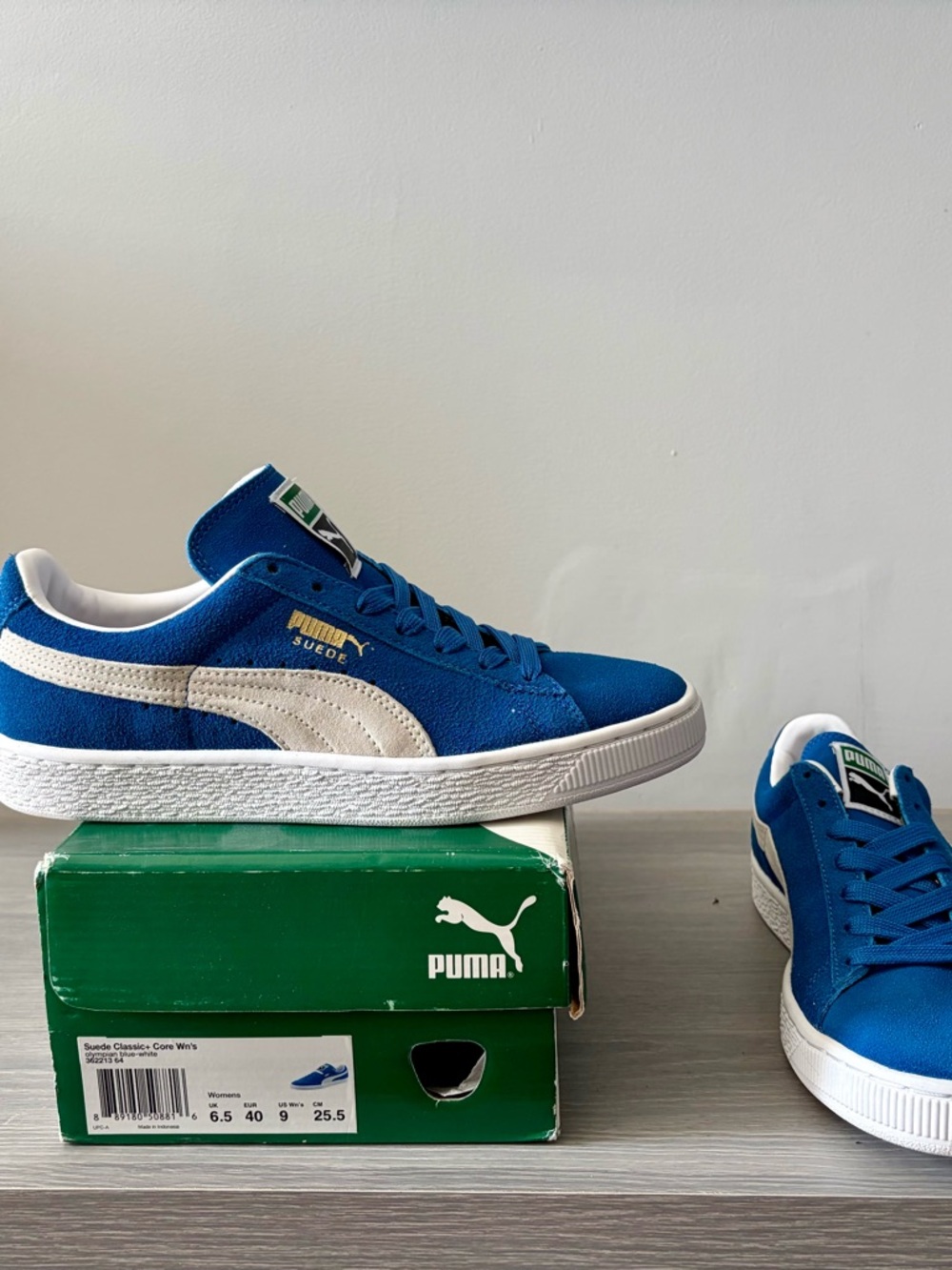 Puma Men’s Royal Blue Suede Sneakers with Cream Stripe